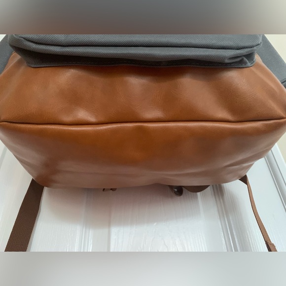 NWT 🍀 Lucky Brand: Gray Canvas, Brown Faux Leather, 18x12x5.5 inches, Zips Logo - Picture 8 of 12